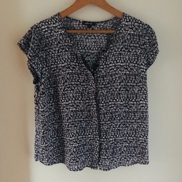 SHORT SLEEVE BLOUSE - Picture 6 of 7